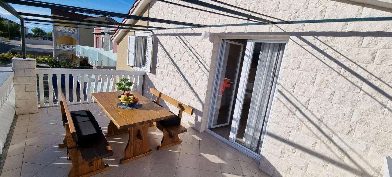 Apartment Cosic Grebastica