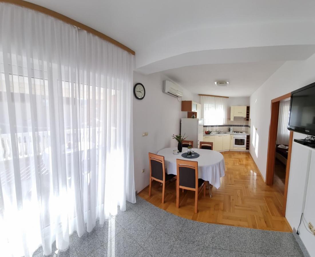 Apartment Cosic Grebastica